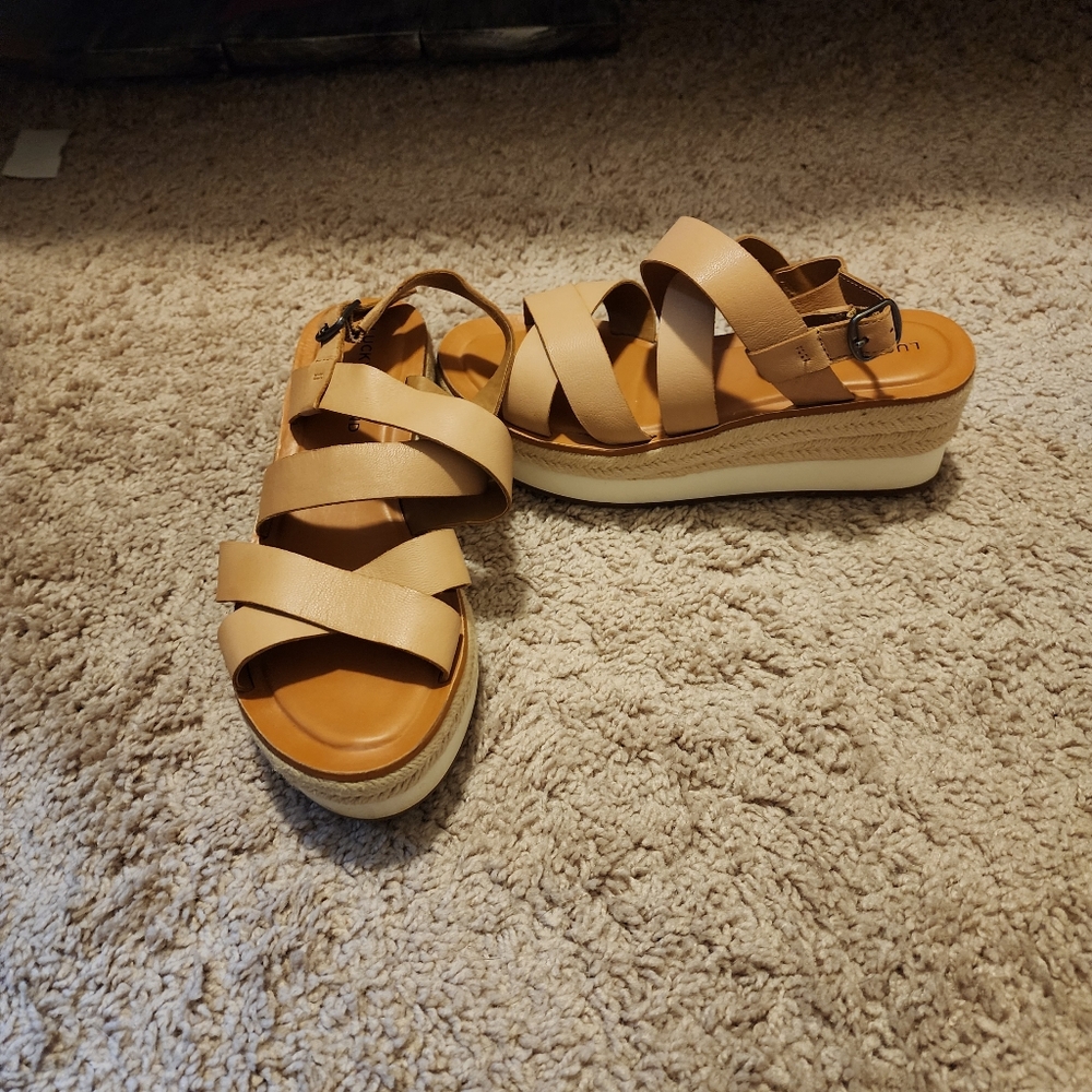 Girls platform - Picture 2 of 3